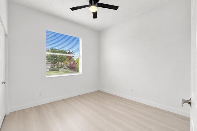 8914 Brittany Lakes Drive, Boynton Beach, FL 33472