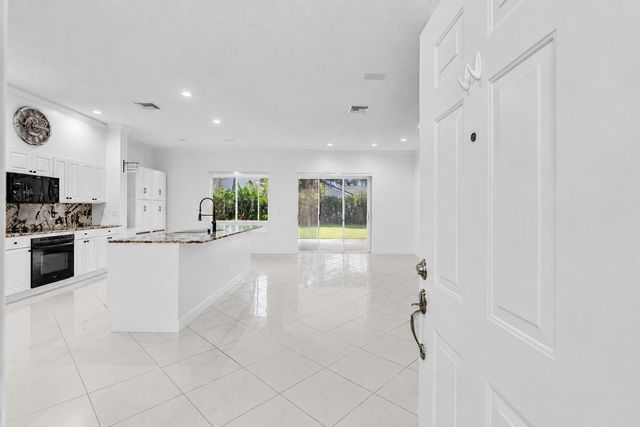 8914 Brittany Lakes Drive, Boynton Beach, FL 33472