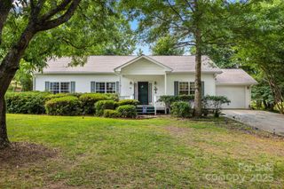 19 Ivy Garden Drive, Candler, NC 28715