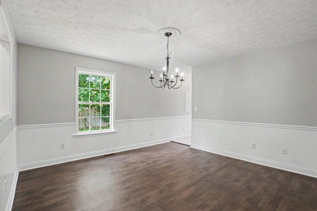 187 S Palmers Chapel Rd, White House, TN 37188