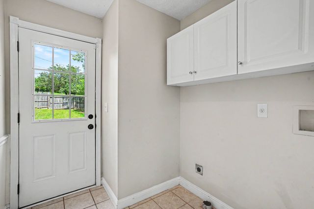 187 S Palmers Chapel Rd, White House, TN 37188