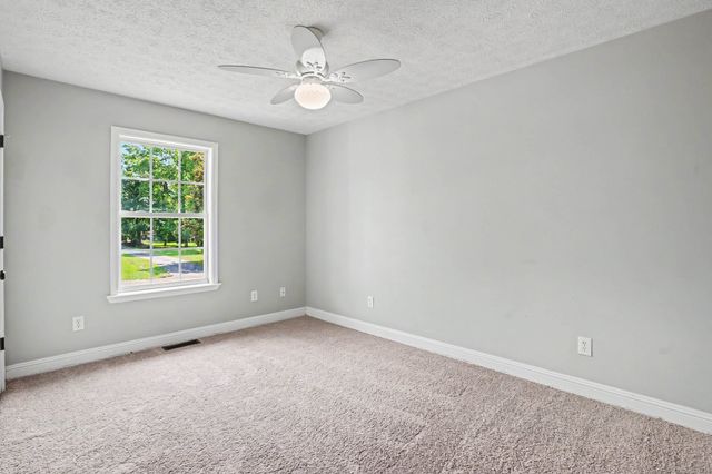 187 S Palmers Chapel Rd, White House, TN 37188