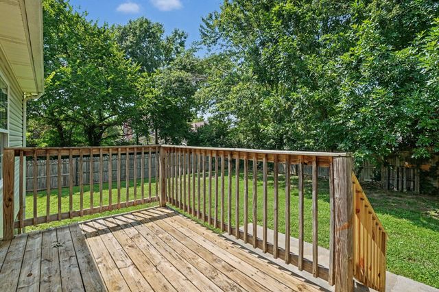 187 S Palmers Chapel Rd, White House, TN 37188