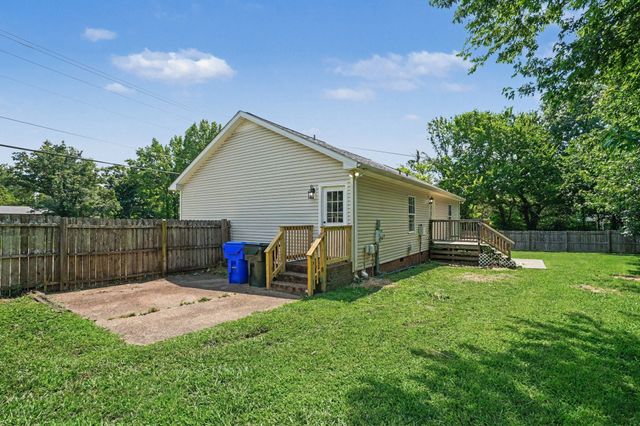 187 S Palmers Chapel Rd, White House, TN 37188