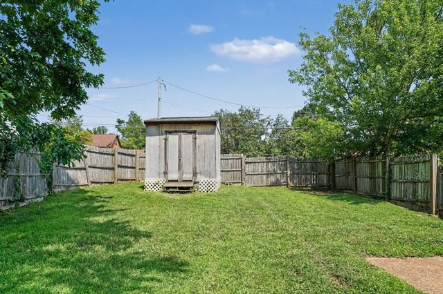 187 S Palmers Chapel Rd, White House, TN 37188