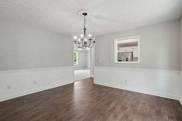 187 S Palmers Chapel Rd, White House, TN 37188