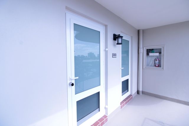 440 Paradise Isle Boulevard 303, Hallandale Beach, FL 33009