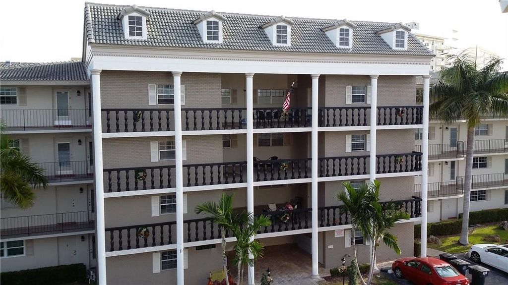 440 Paradise Isle Boulevard 303, Hallandale Beach, FL 33009