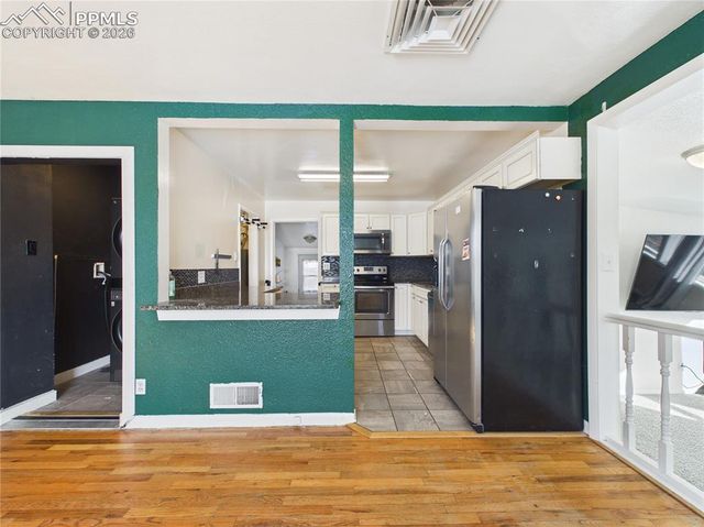 706 Airlane Avenue, Pueblo, CO 81005