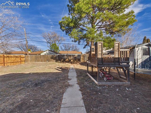 706 Airlane Avenue, Pueblo, CO 81005