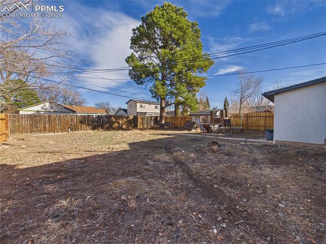 706 Airlane Avenue, Pueblo, CO 81005