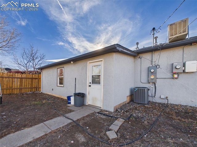 706 Airlane Avenue, Pueblo, CO 81005