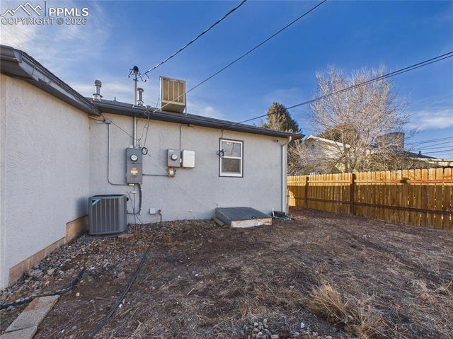 706 Airlane Avenue, Pueblo, CO 81005