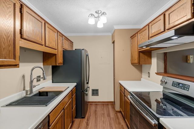 2296 Benson Avenue G, Saint Paul, MN 55116