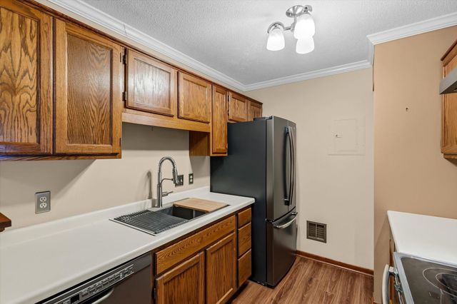 2296 Benson Avenue G, Saint Paul, MN 55116