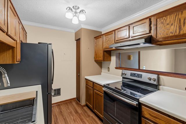 2296 Benson Avenue G, Saint Paul, MN 55116