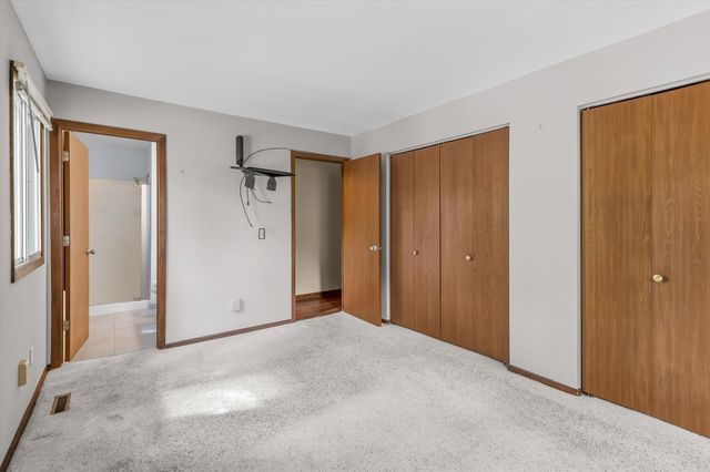 2296 Benson Avenue G, Saint Paul, MN 55116