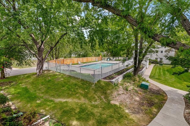 2296 Benson Avenue G, Saint Paul, MN 55116