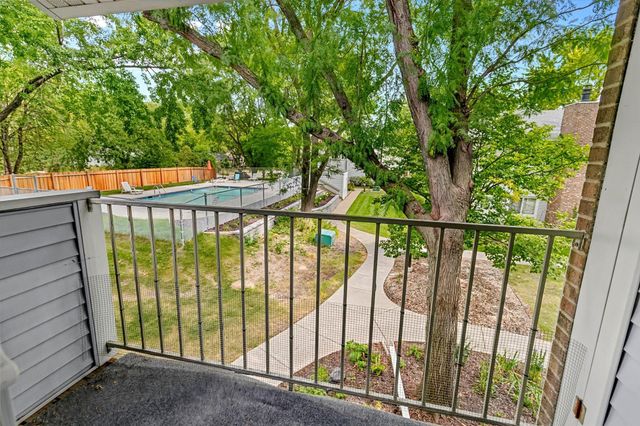 2296 Benson Avenue G, Saint Paul, MN 55116