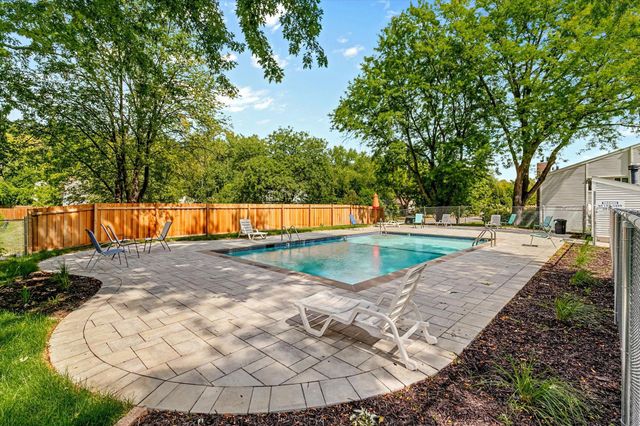 2296 Benson Avenue G, Saint Paul, MN 55116