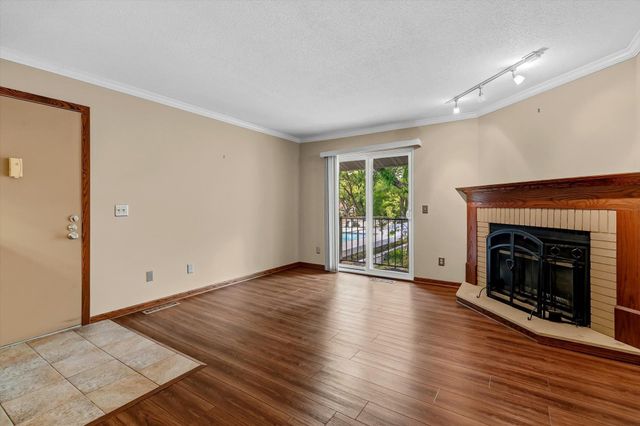 2296 Benson Avenue G, Saint Paul, MN 55116