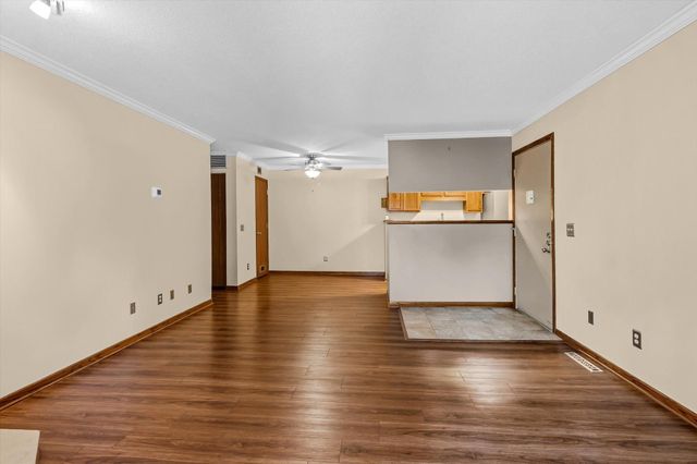 2296 Benson Avenue G, Saint Paul, MN 55116