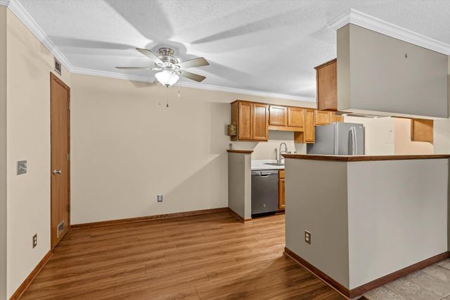 2296 Benson Avenue G, Saint Paul, MN 55116