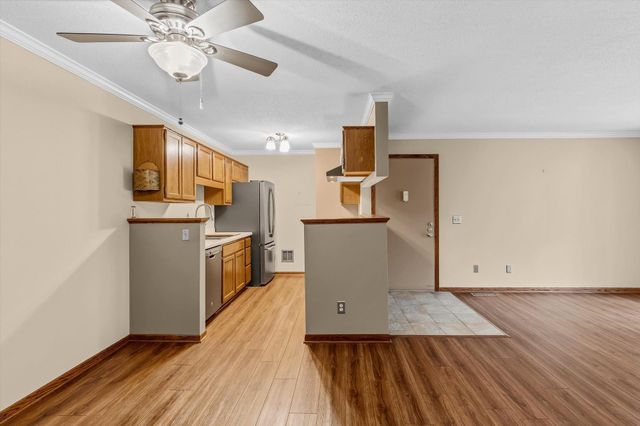2296 Benson Avenue G, Saint Paul, MN 55116