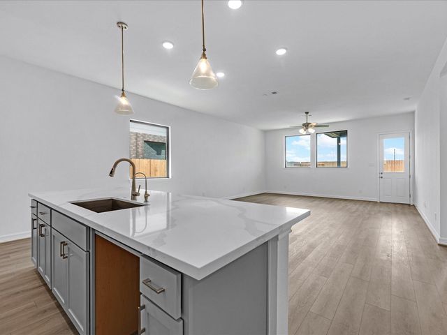 313 Redbud Ridge Drive, Brookshire, TX 77423