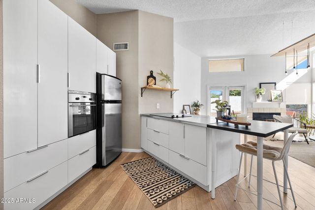 16209 N 16TH Street, Phoenix, AZ 85022