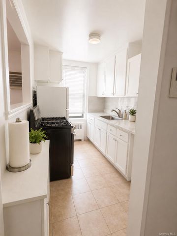 209-10 41st Avenue 1R, Bayside, NY 11361