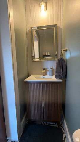 4883 S CENTER ST, Murray, UT 84107