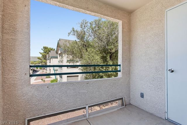 5121 Lindell Road 206, Las Vegas, NV 89118