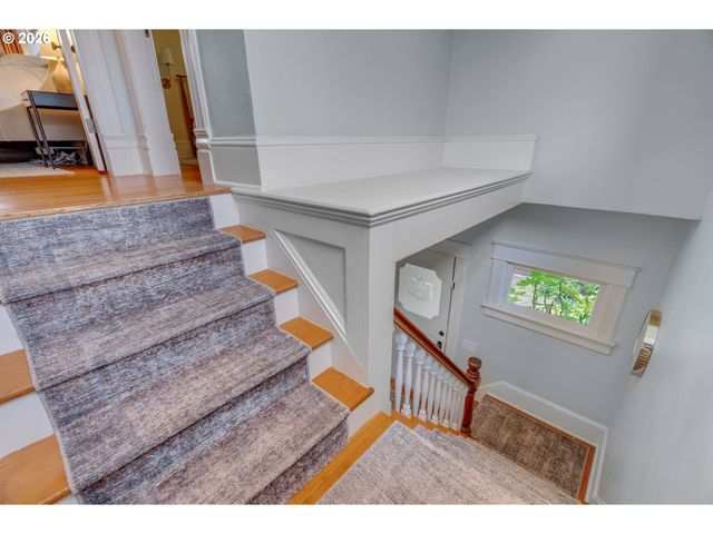 6326 N COMMERCIAL Ave, Portland, OR 97217