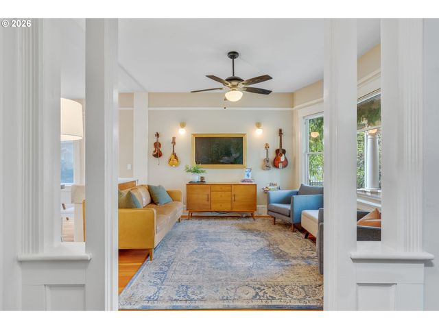 6326 N COMMERCIAL Ave, Portland, OR 97217