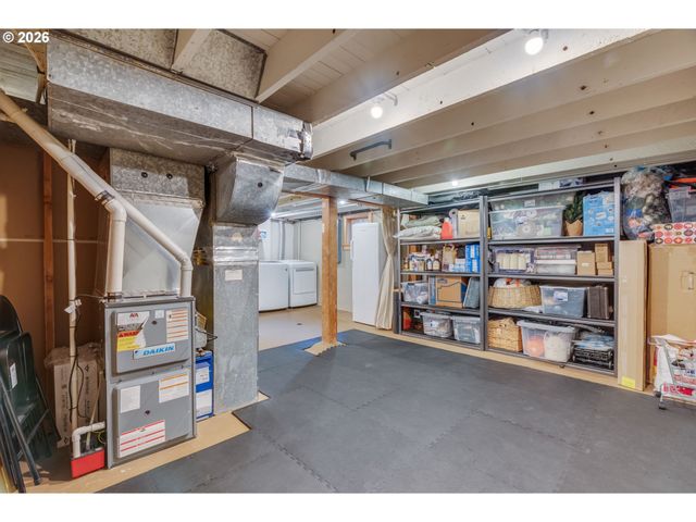 6326 N COMMERCIAL Ave, Portland, OR 97217