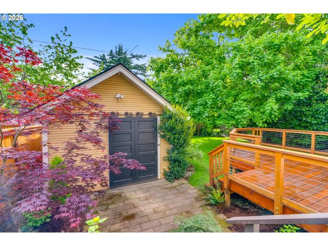 6326 N COMMERCIAL Ave, Portland, OR 97217