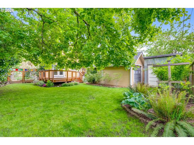6326 N COMMERCIAL Ave, Portland, OR 97217