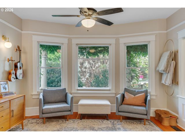 6326 N COMMERCIAL Ave, Portland, OR 97217