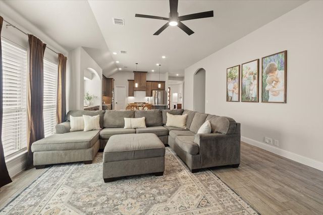 4452 Blue Mist Drive, Fort Worth, TX 76036