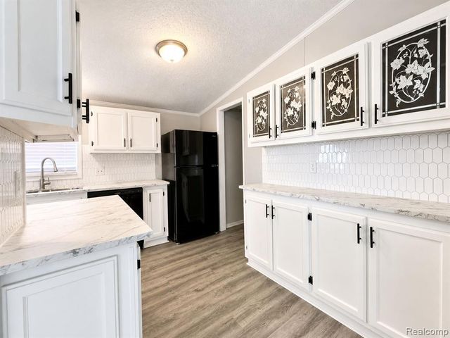 2183 Water Ridge Drive, Newport, MI 48166