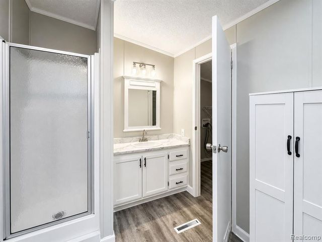 2183 Water Ridge Drive, Newport, MI 48166