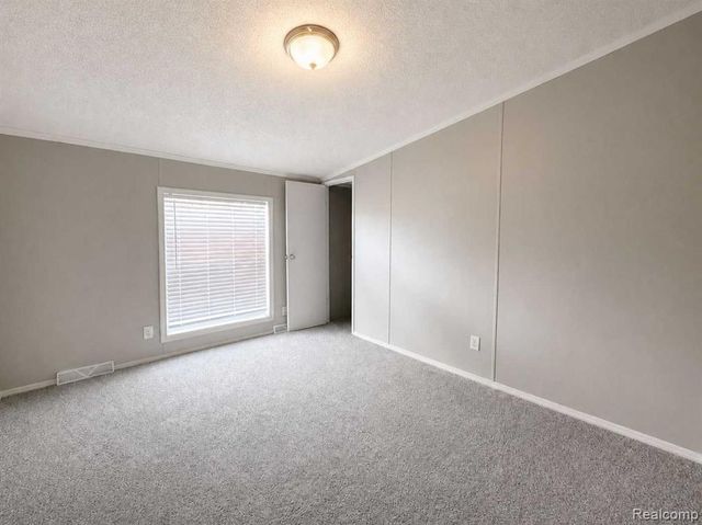 2183 Water Ridge Drive, Newport, MI 48166