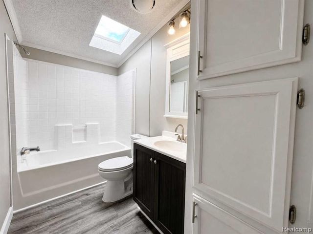 2183 Water Ridge Drive, Newport, MI 48166