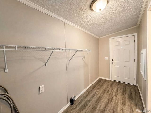 2183 Water Ridge Drive, Newport, MI 48166