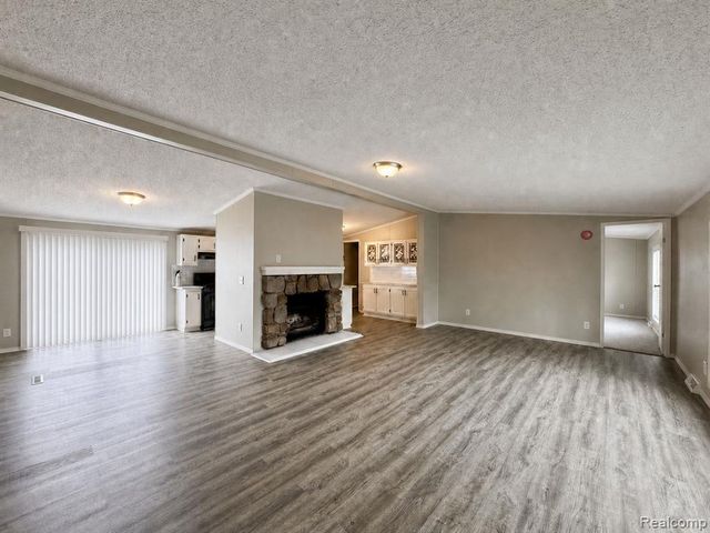 2183 Water Ridge Drive, Newport, MI 48166