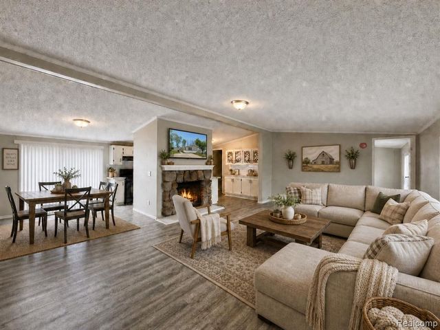 2183 Water Ridge Drive, Newport, MI 48166