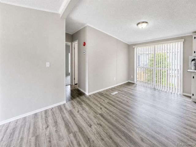 2183 Water Ridge Drive, Newport, MI 48166