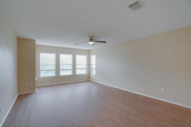 1900 Carriage Club DR, Cedar Park, TX 78613