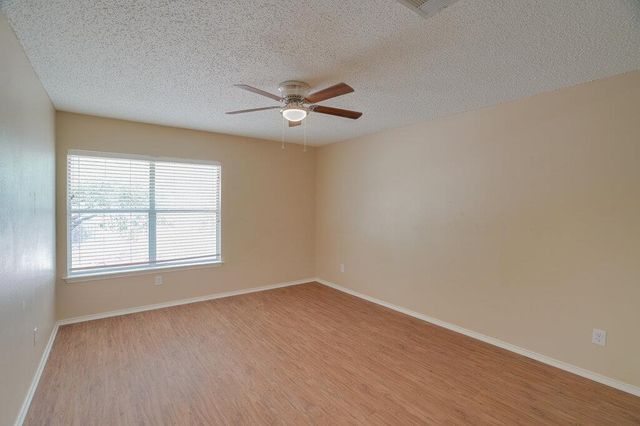 1900 Carriage Club DR, Cedar Park, TX 78613